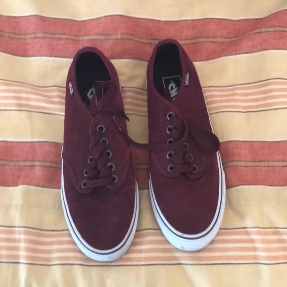 burgundy tennis shoes